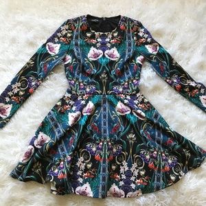 BEBE FLORAL FIT AND FLARE QUILTED DRESS GREEN BLK